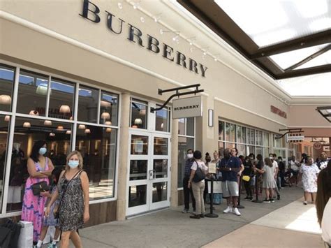 burberry store orlando